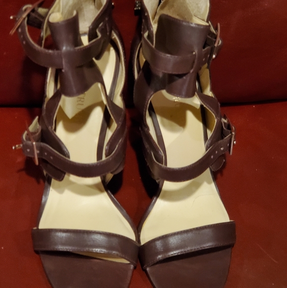 Heel Sandal - Picture 2 of 6